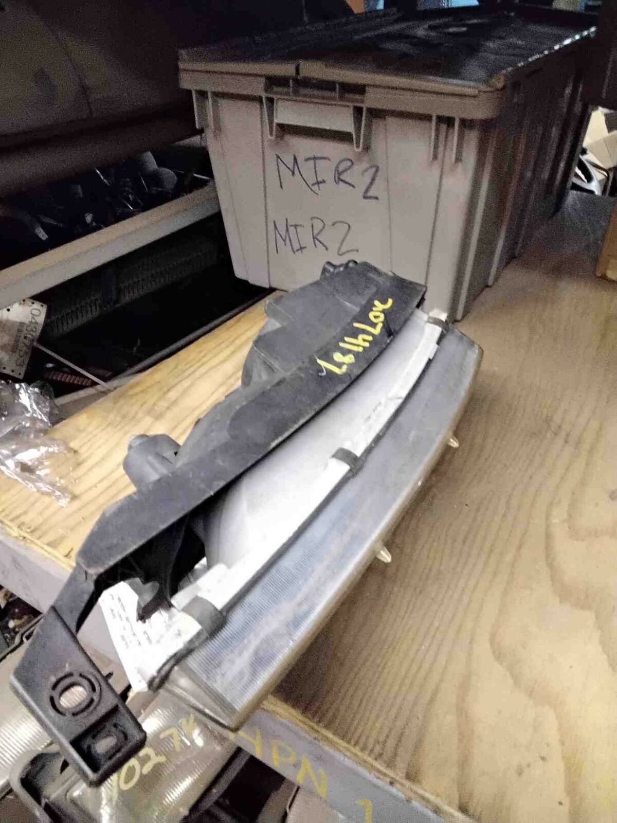 Headlamp Assembly TOYOTA AVALON Right 98 99