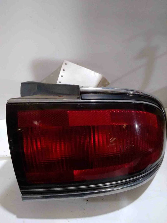 Tail Light Assembly BUICK LESABRE Right 92 93 94 95 96