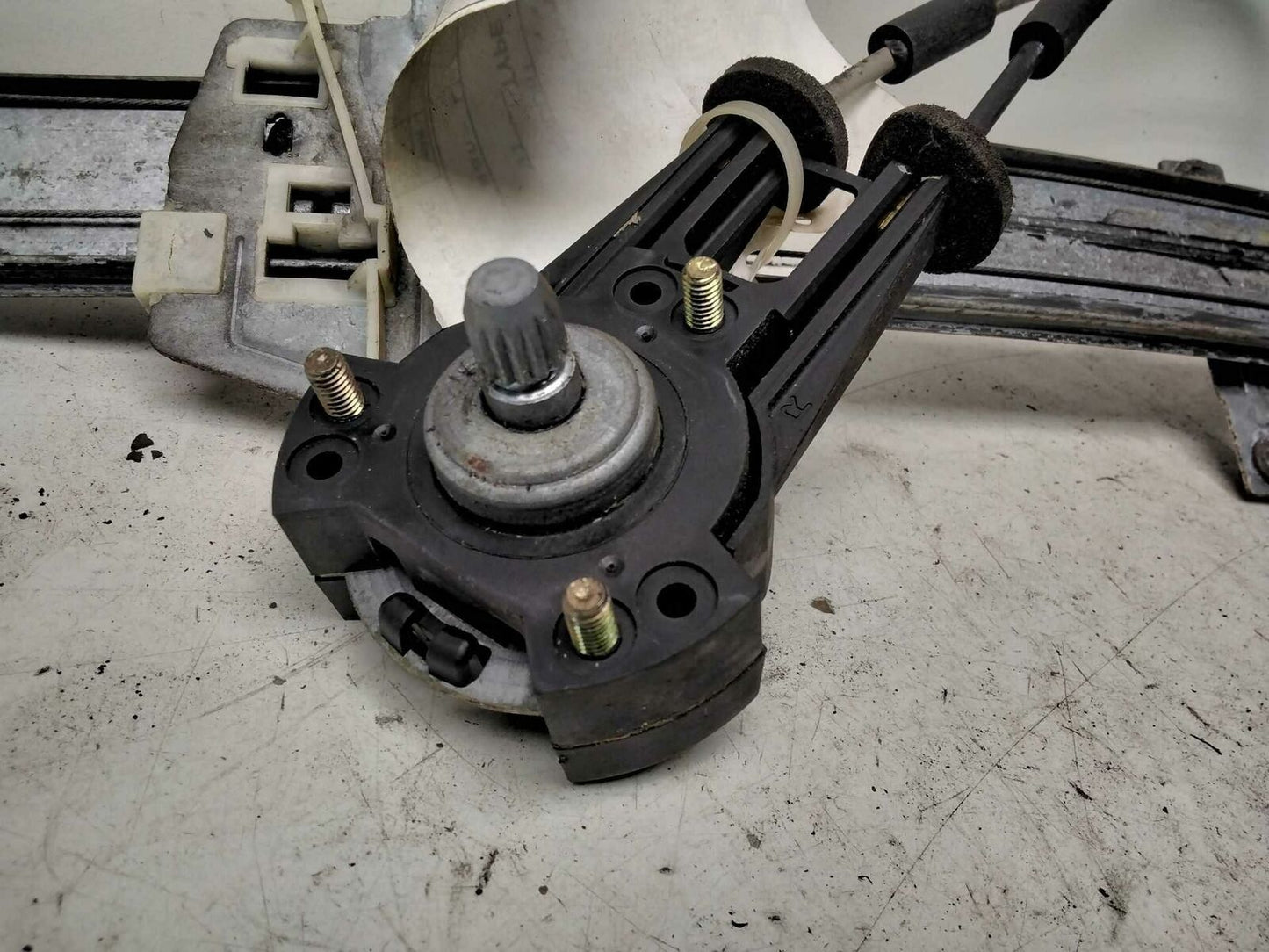 Front Door Regulator FORD ESCORT Left 91 92 93 94 95 96