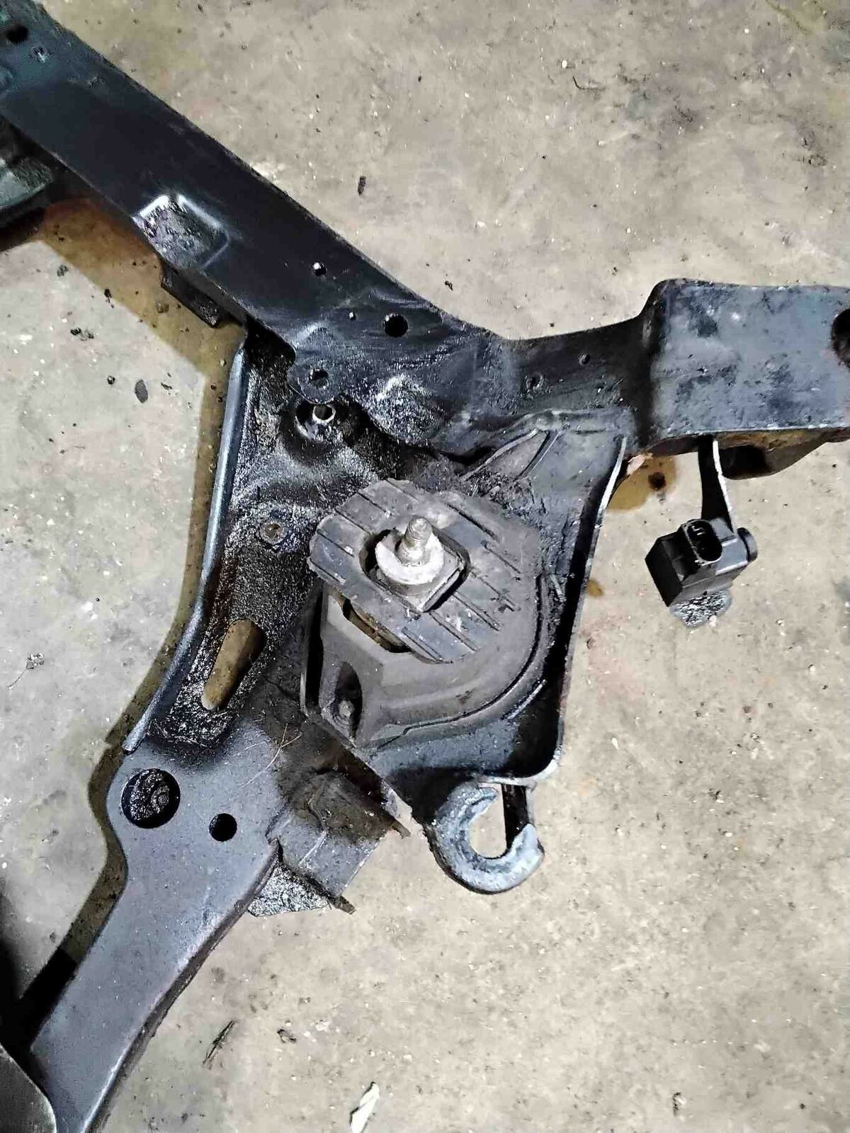 Undercarriage Crossmember BMW 530I 06 07