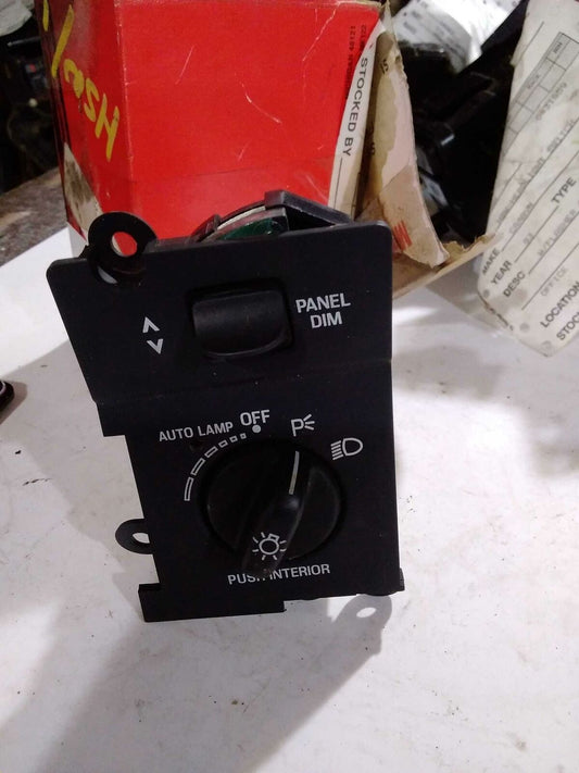 Headlight Switch LINCOLN & TOWN CAR 96
