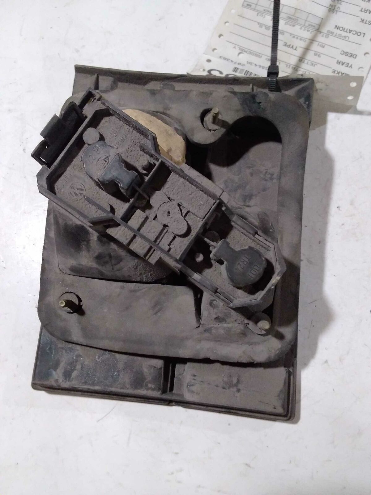 Tail Light Assembly VOLKSWAGEN JETTA Right 98