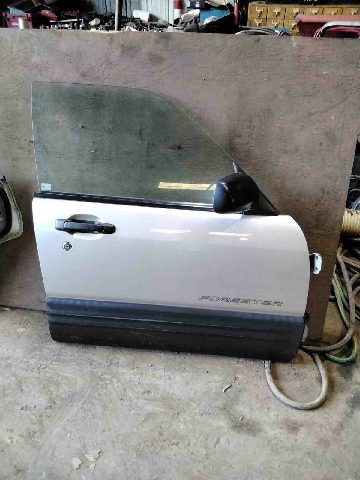 Front Door SUBARU FORESTER Left 98 99 00 01 02