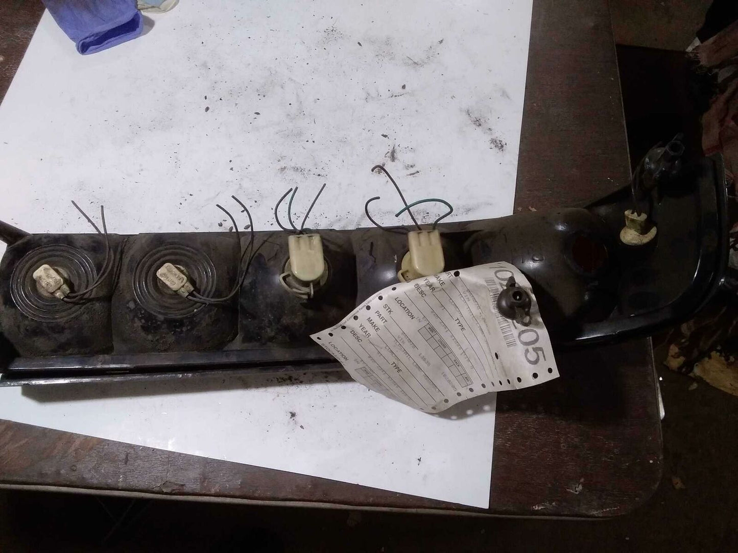 Tail Light Assembly CHEVY LUMINA Right 90 91 92 93 94