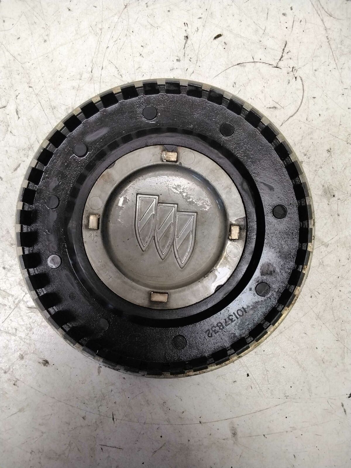 Center Cap BUICK ROADMASTER 92