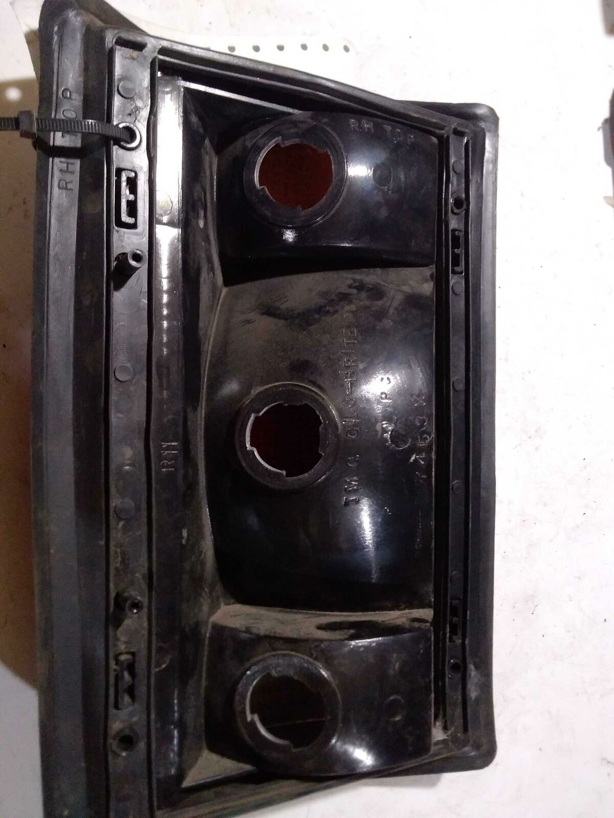 Tail Light Assembly FORD VAN E150 Right 92- 05