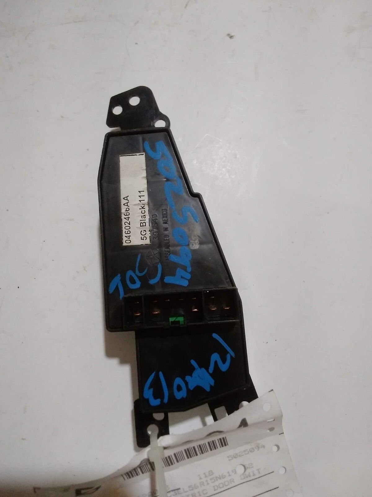 Door Switch Front CHRYSLER SEBRING 04 05 06