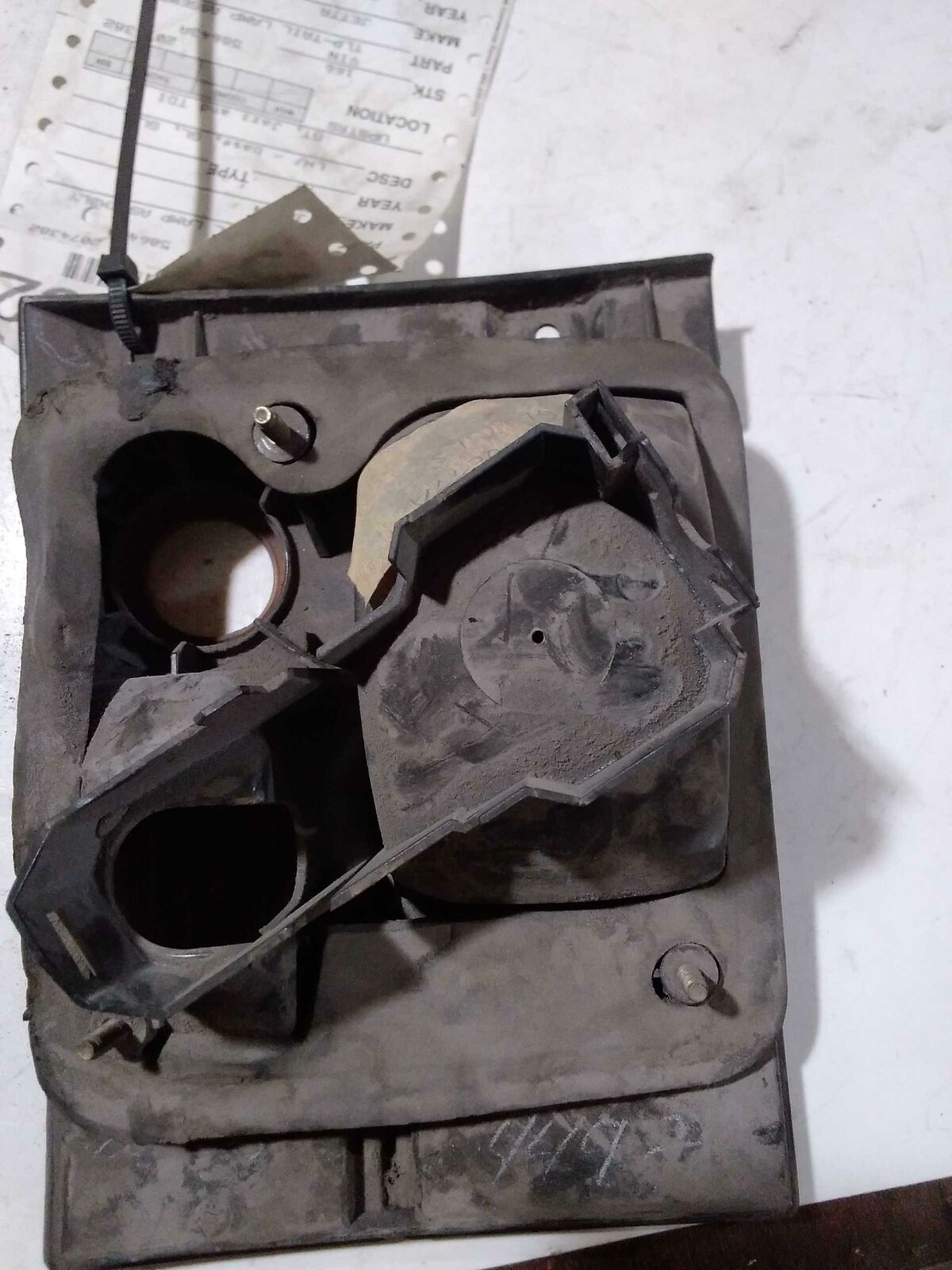 Tail Light Assembly VOLKSWAGEN JETTA Left 98