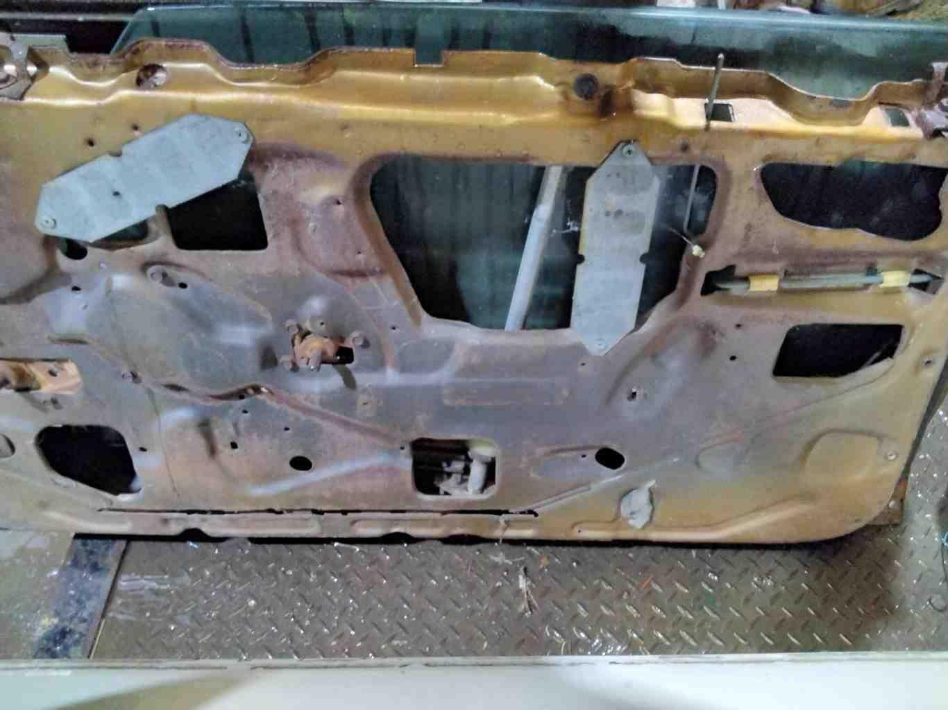 Front Door CHEVY MONTE CARLO Right 70 71 72