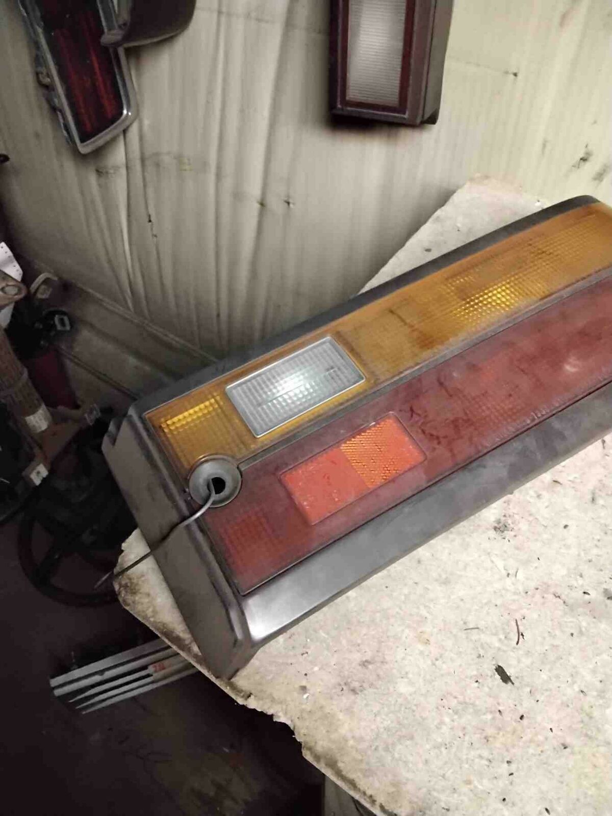 Tail Light Assembly HONDA ACCORD Right 84 85