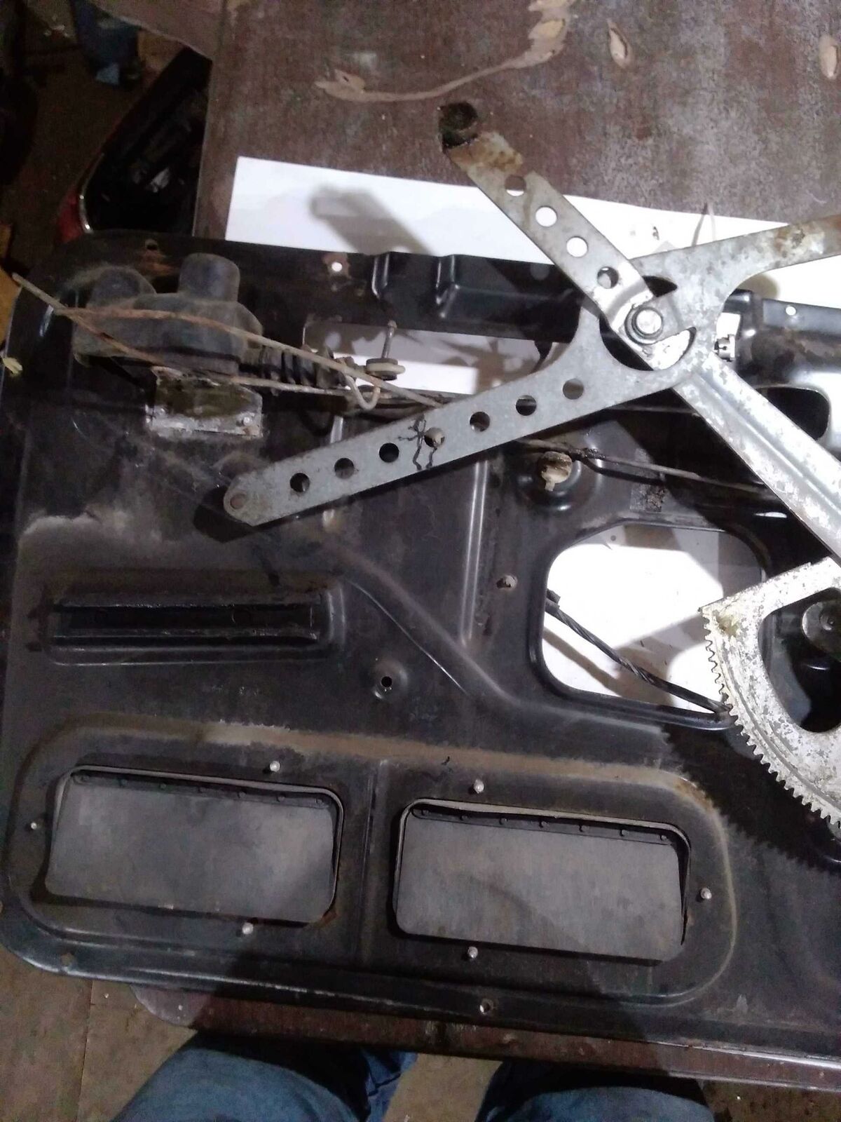 Front Door Regulator CHEVY PICKUP 2500 Right 88 - 02