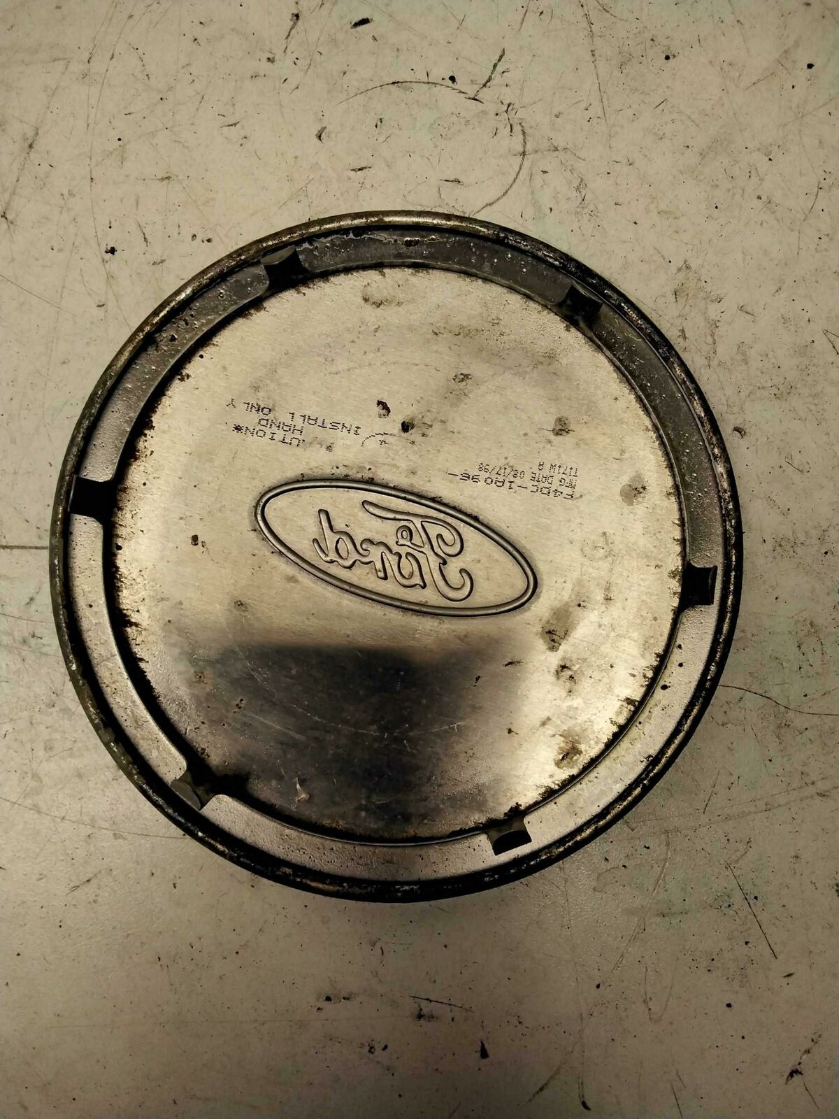 Wheel Cover FORD WINDSTAR 97