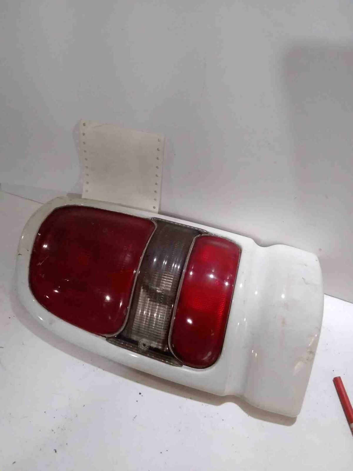 Tail Light Assembly DODGE PICKUP 1500 Left 94 95 96 97 98 99 00 01 02