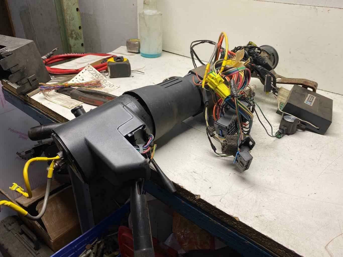 Steering Column PONTIAC BONNEVILLE 96 97 98 99