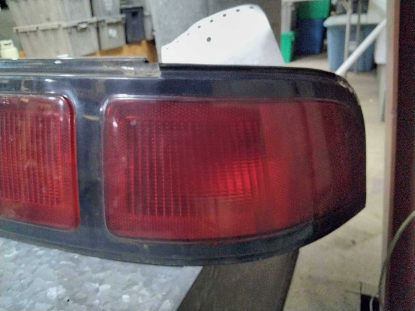 Tail Light Assembly CHEVY LUMINA Right 90 91 92 93 94