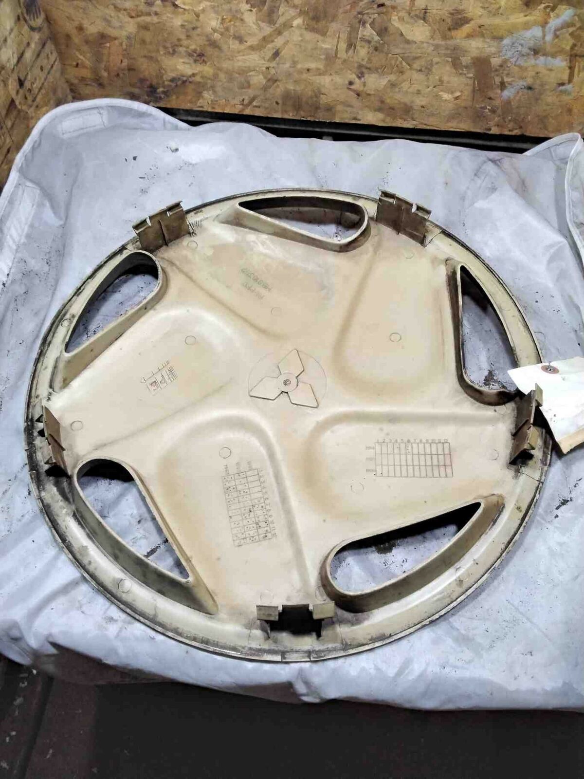 Wheel Cover MITSUBISHI DIAMANTE 92 93