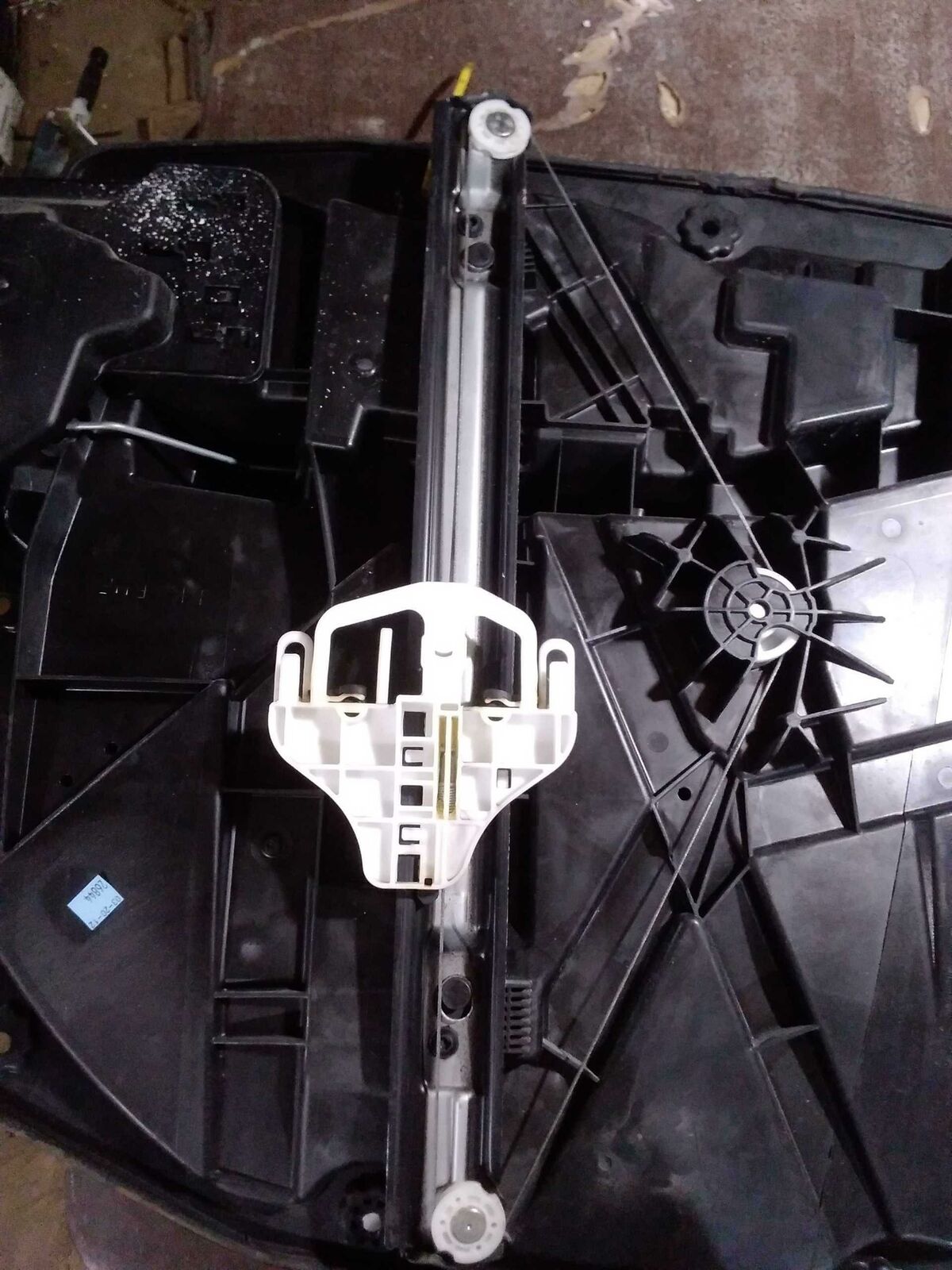 Front Door Latch JEEP LIBERTY Right 12