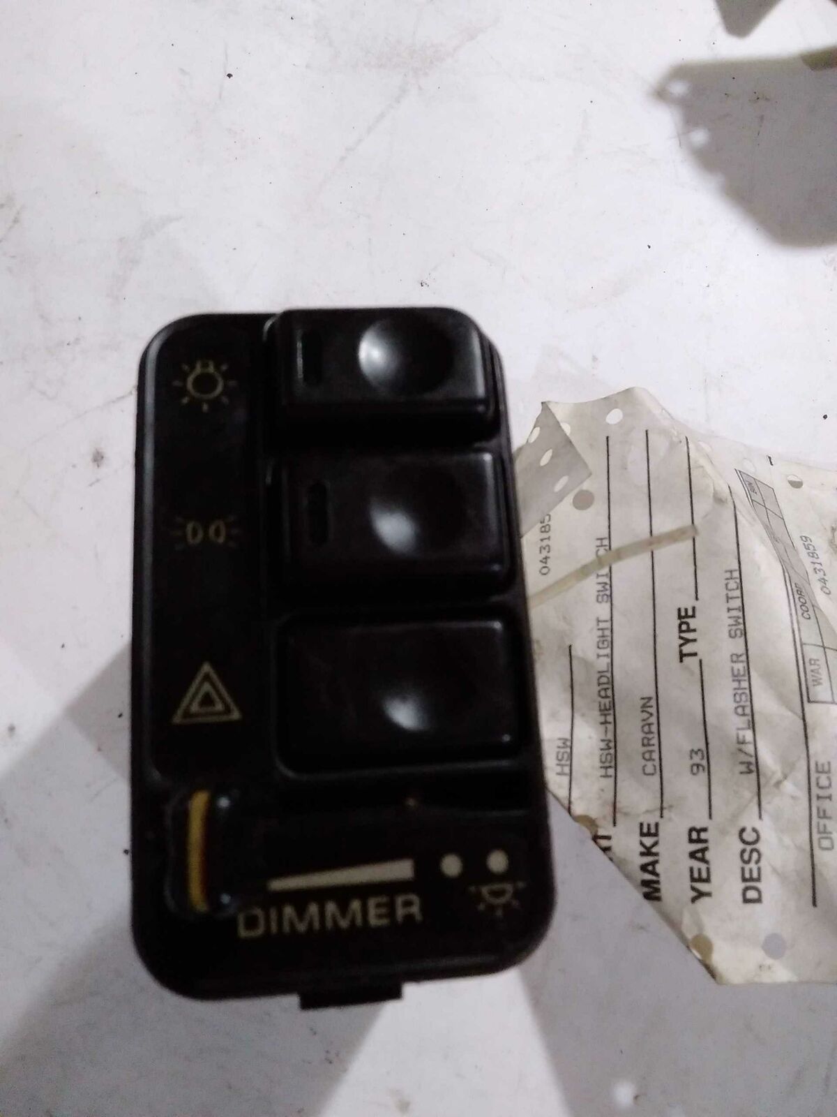 Headlight Switch DODGE CARAVAN 93