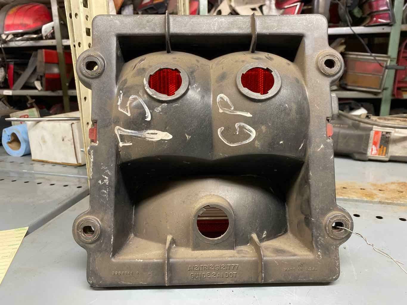 Tail Light Assembly PONTIAC GRAND PRIX Left 76