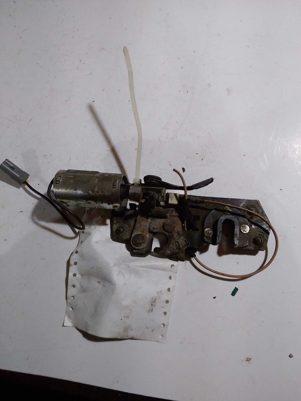 Trunk Release DODGE CARAVAN 93