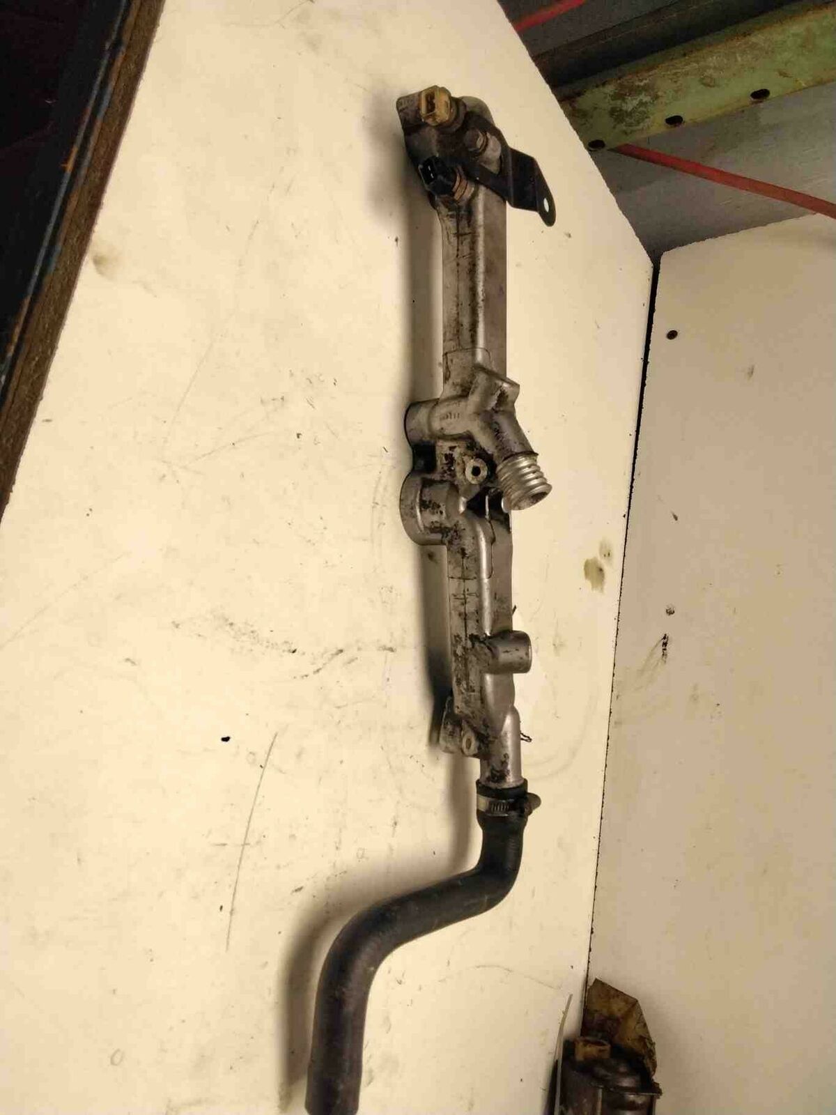 Coolant Crossover Tube BMW 840I 94 – Vivander German Auto Recycling