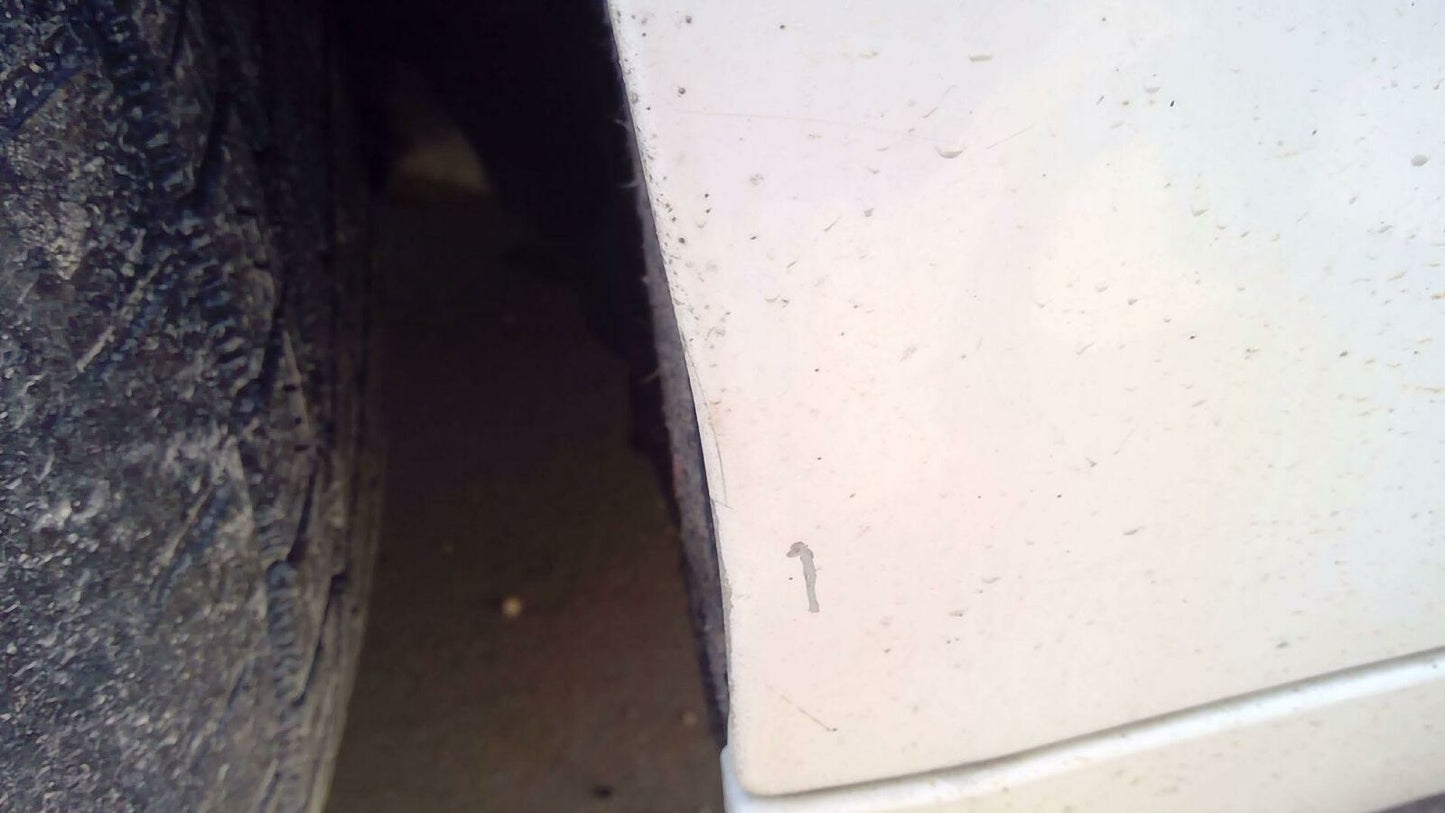 Fender BMW 750 SERIES Left 09 10 11 12 13 14 15
