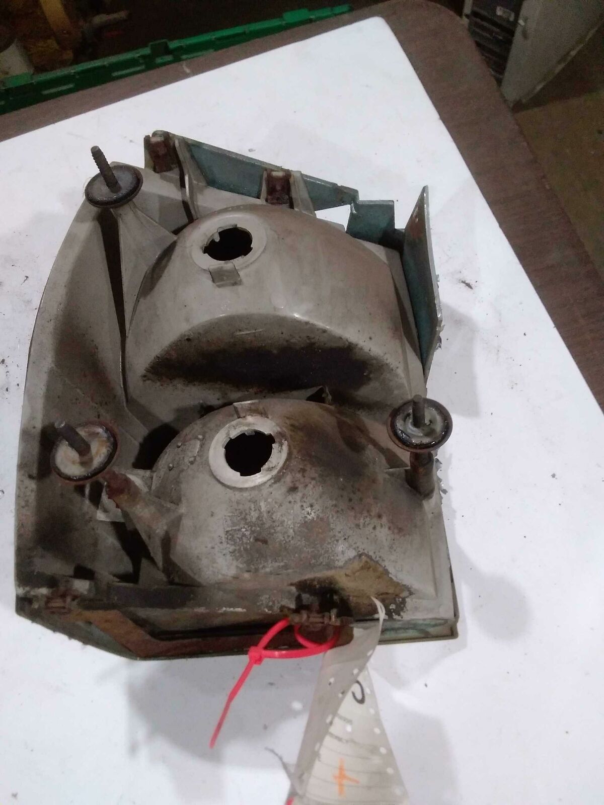 Tail Light Assembly OLDSMOBILE Right 84