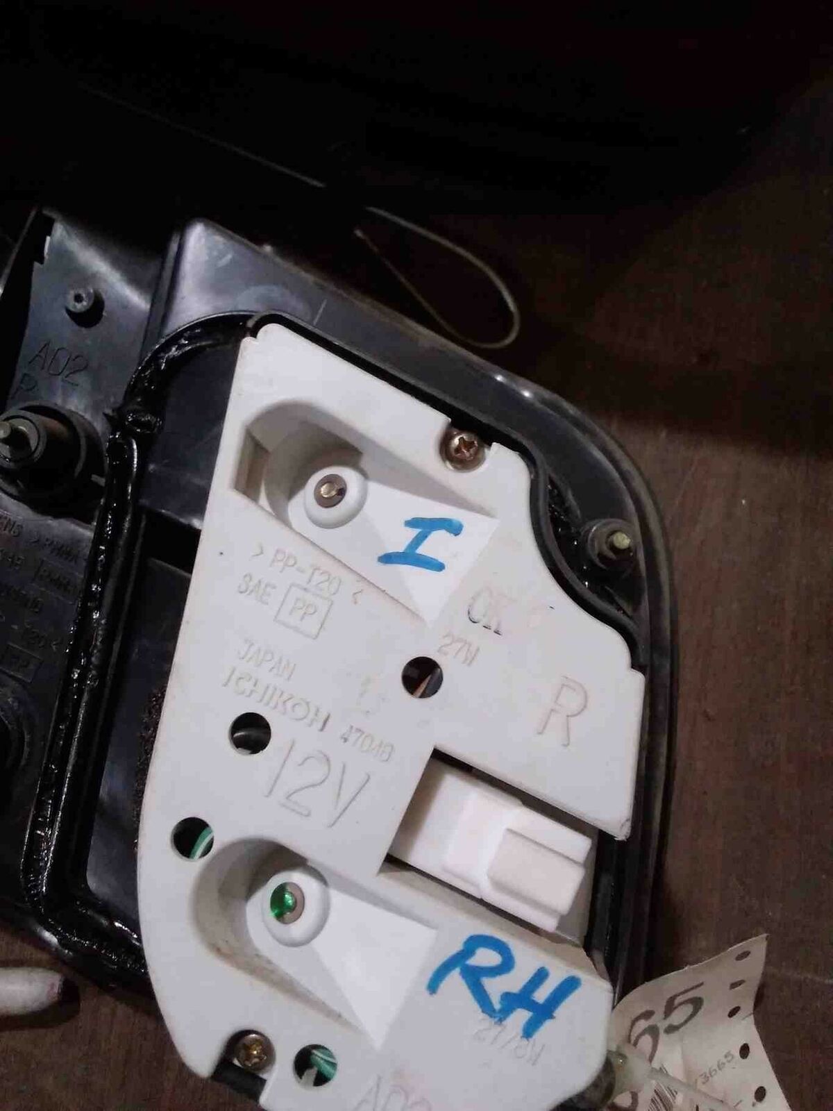 Tail Light Assembly NISSAN MAXIMA Right 95 96