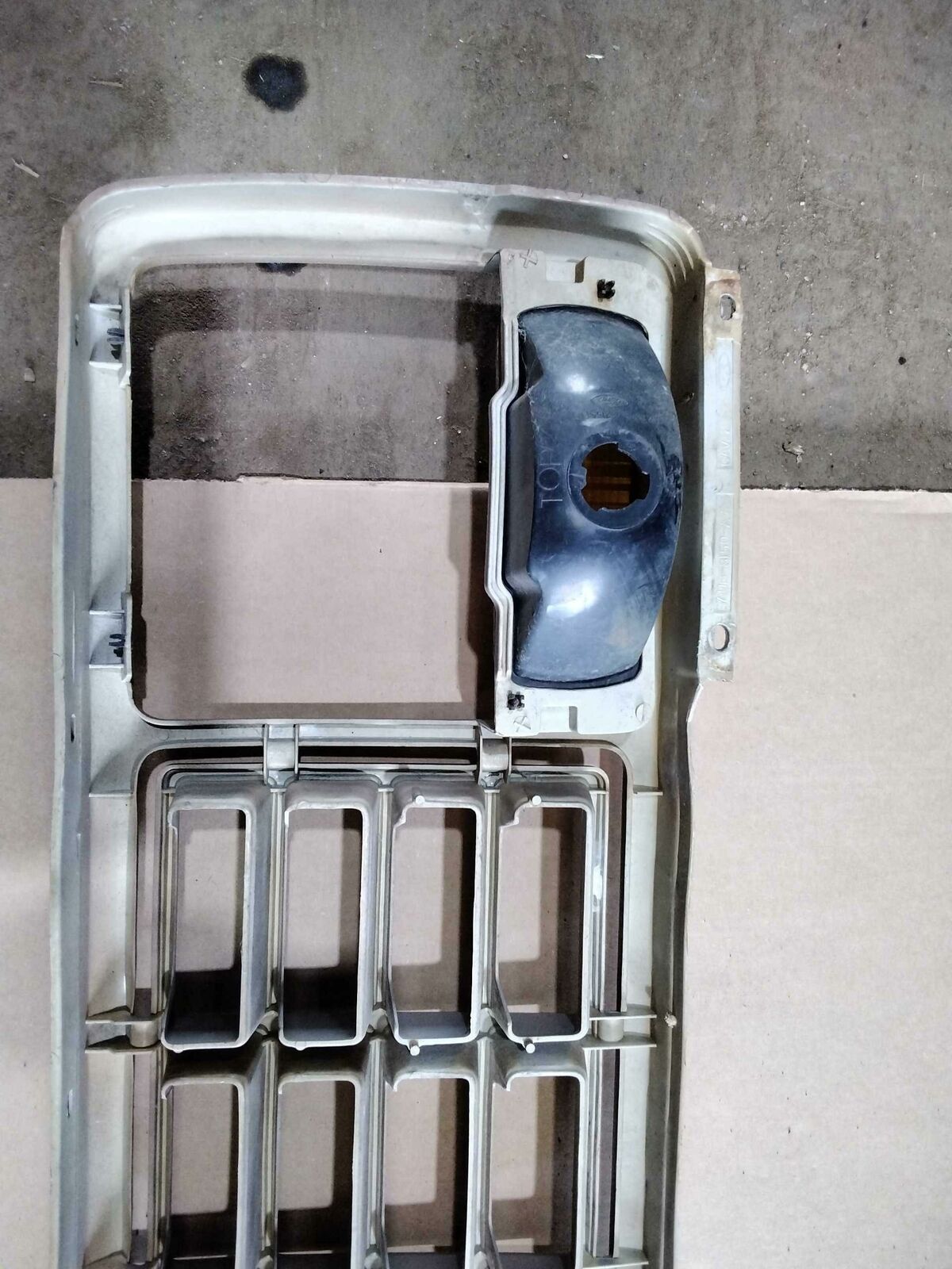 Grille FORD VAN E350 79 80 81 82 83 84 85 86 87 88 89 90 91
