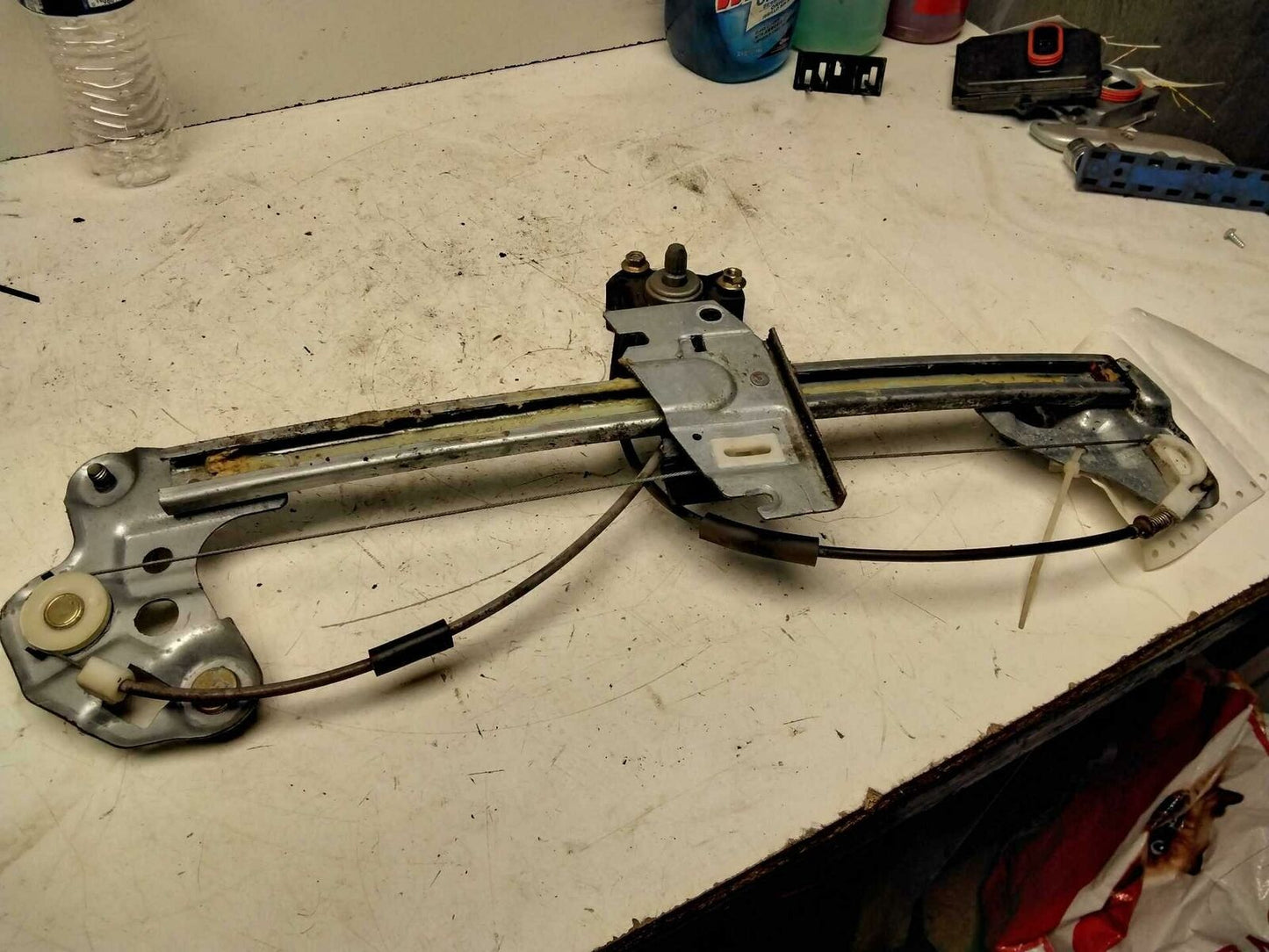 Front Door Regulator FORD ESCORT Left 98 99 00 01 02 03