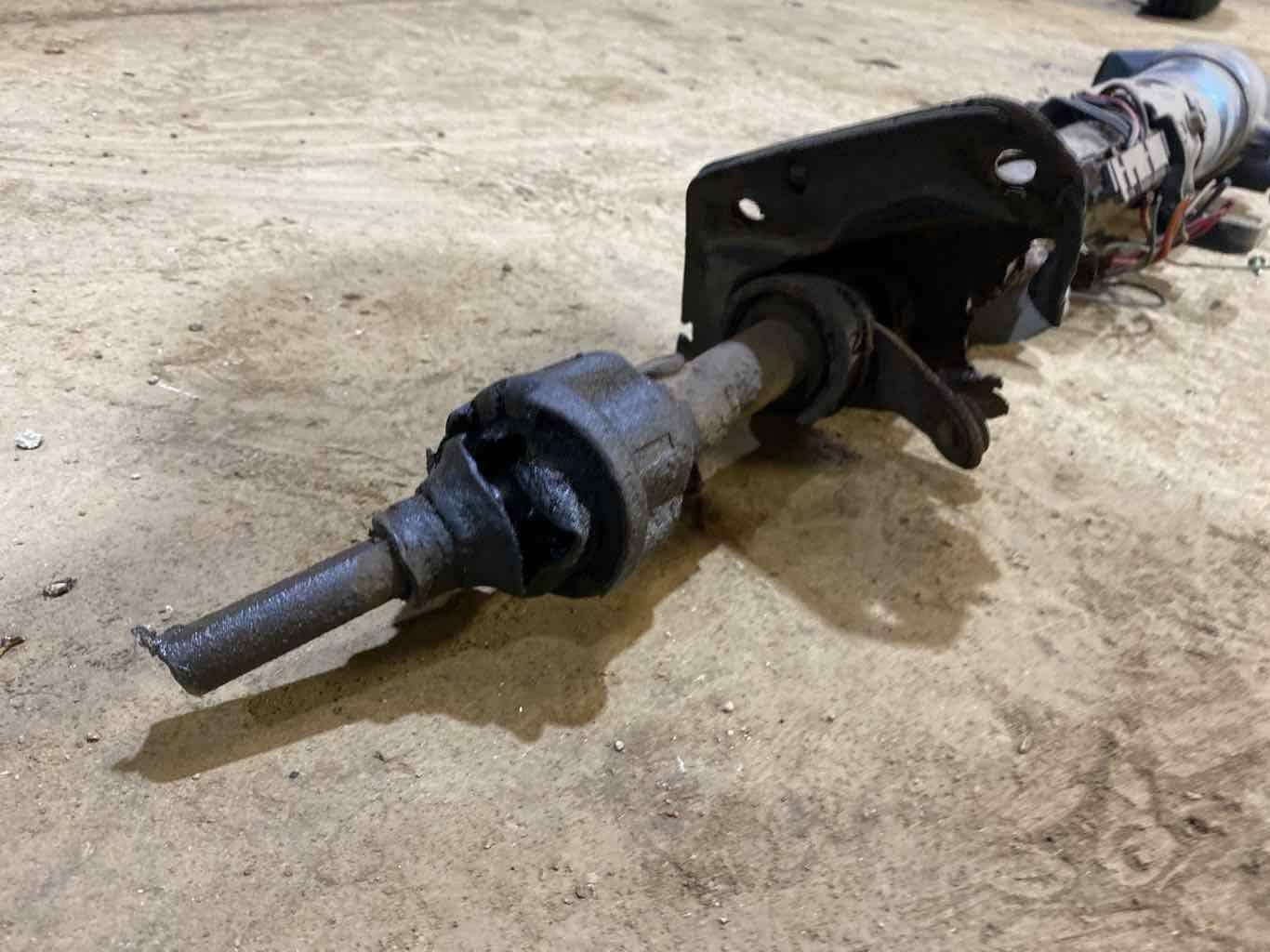 Steering Column CHEVY MONTE CARLO 79 80