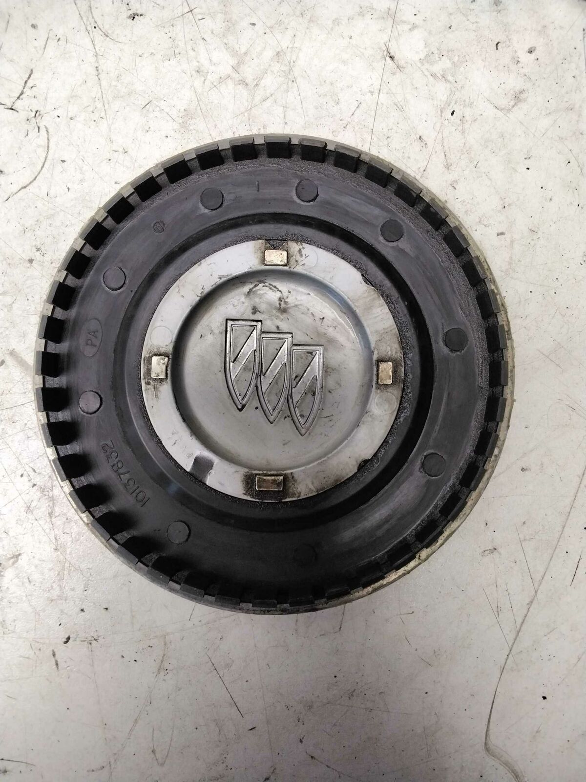 Center Cap BUICK ROADMASTER 94