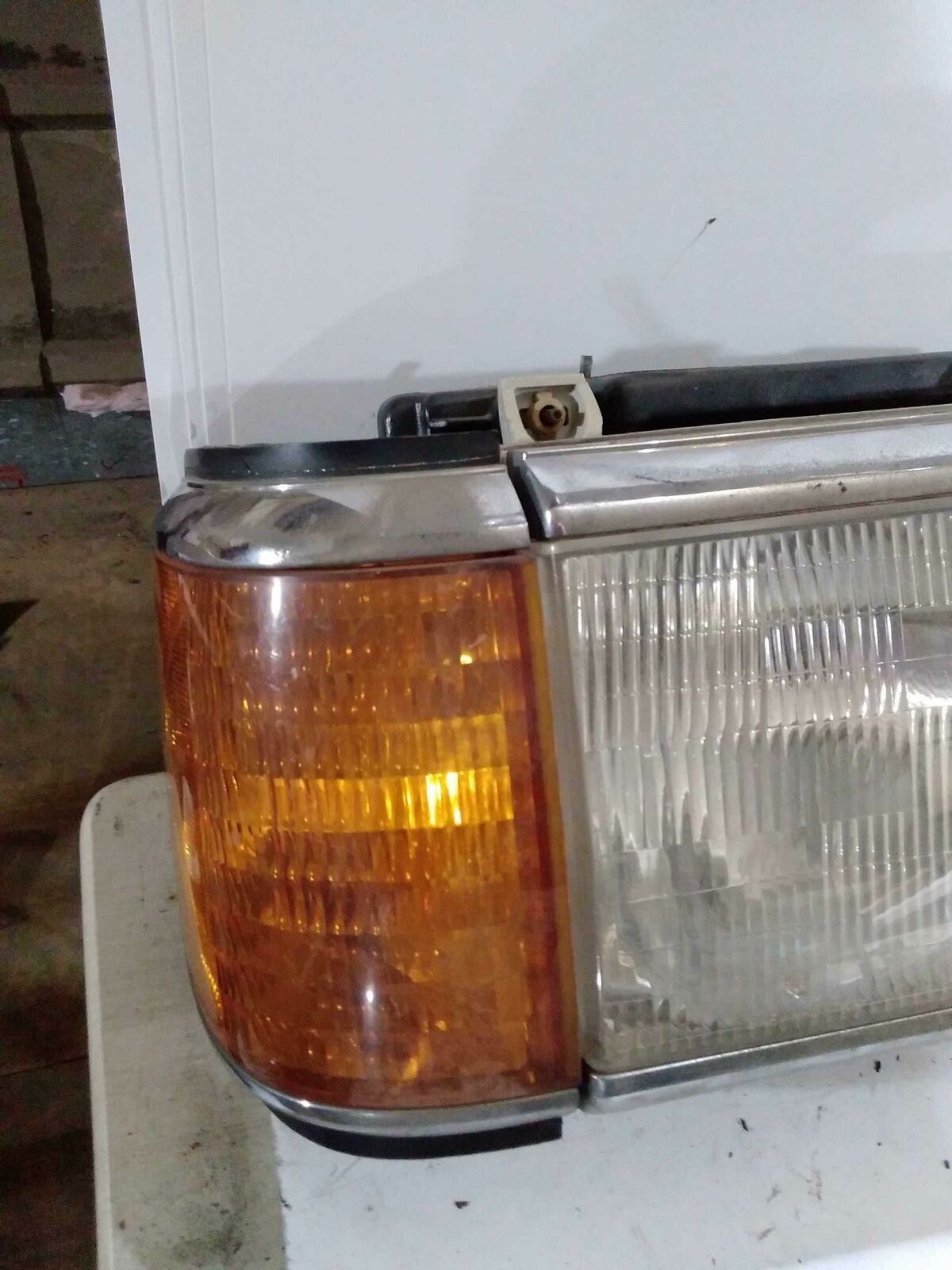 Headlamp Assembly FORD BRONCO Right 87 88 89 90 91