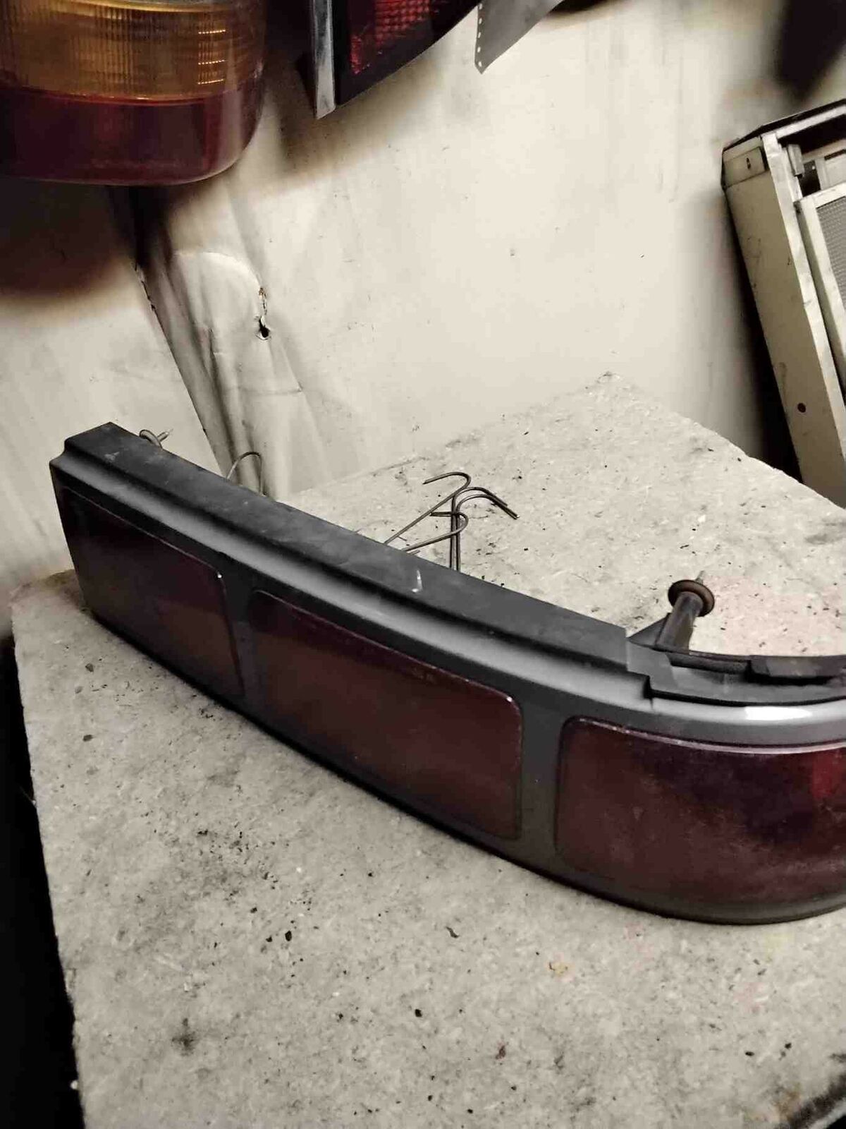 Tail Light Assembly CHEVY LUMINA Right 90 91 92 93 94