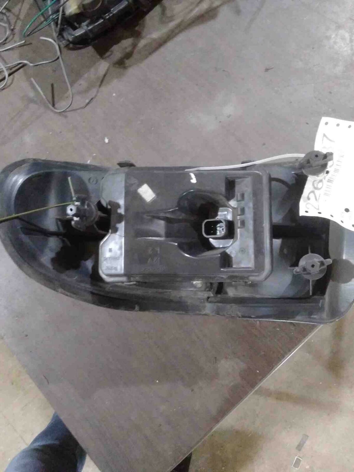 Tail Light Assembly CHEVY MALIBU Left 97 98 99 00 01 02 03 04 05