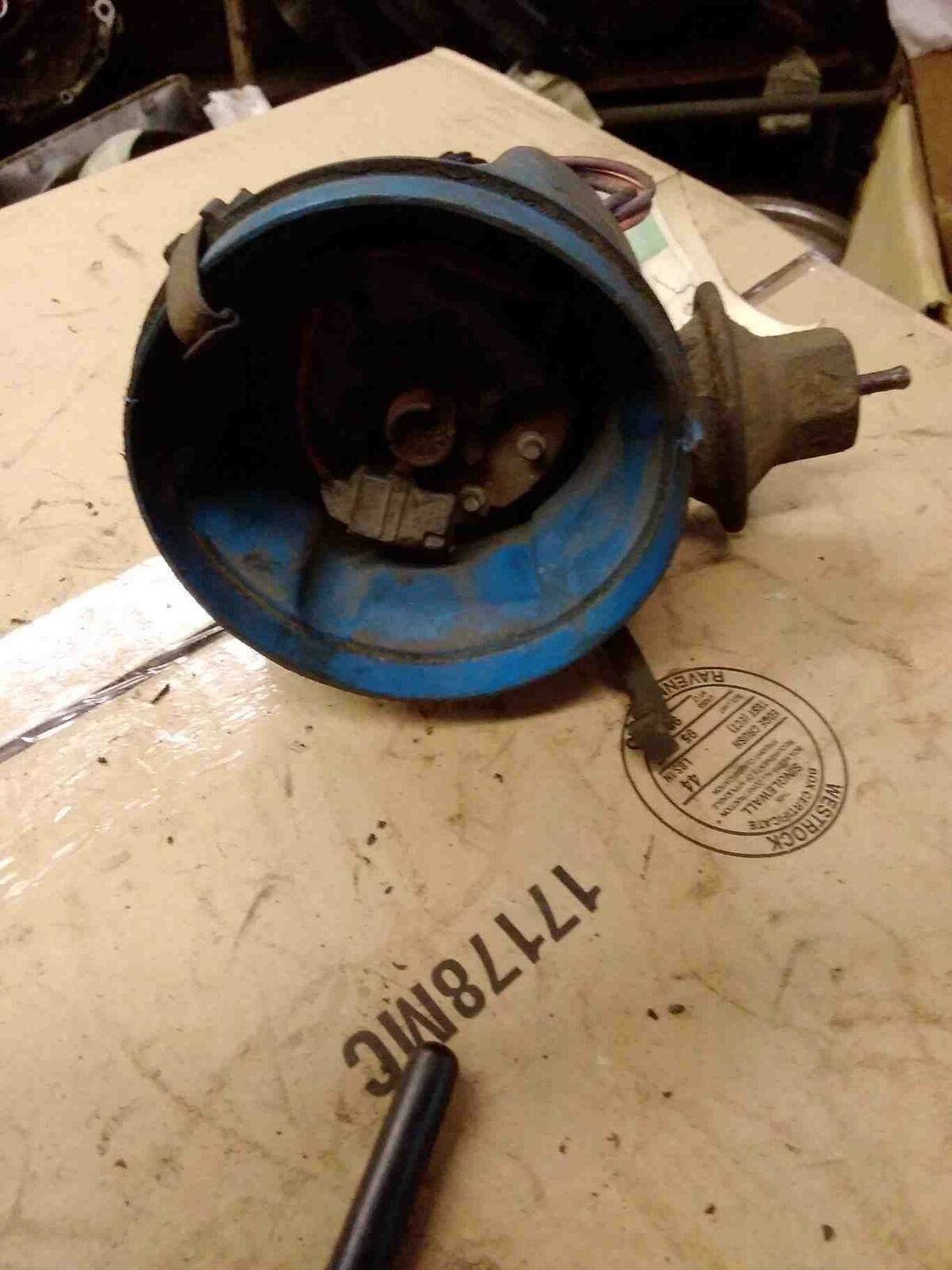 Distributor FORD PICKUP (FULL SIZE) 77