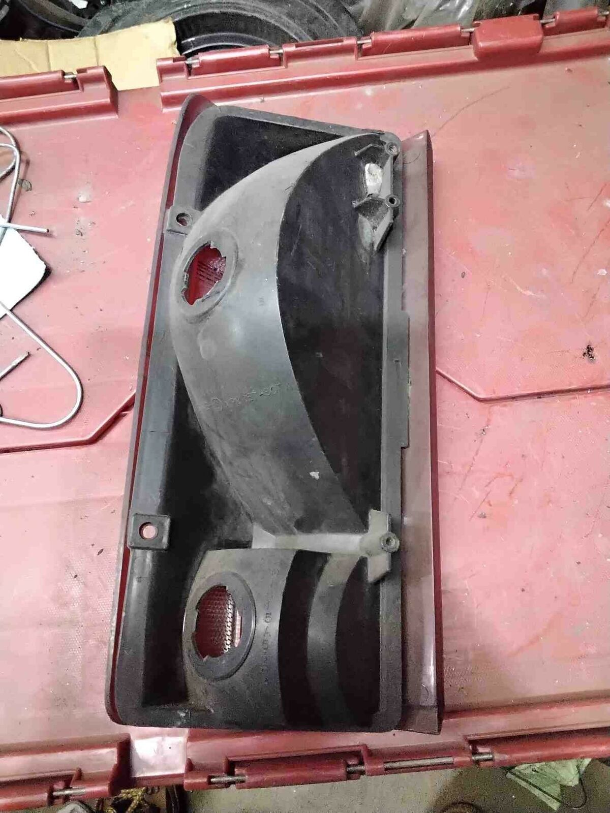 Tail Light Assembly FORD PICKUP (FULL SIZE) Right 81