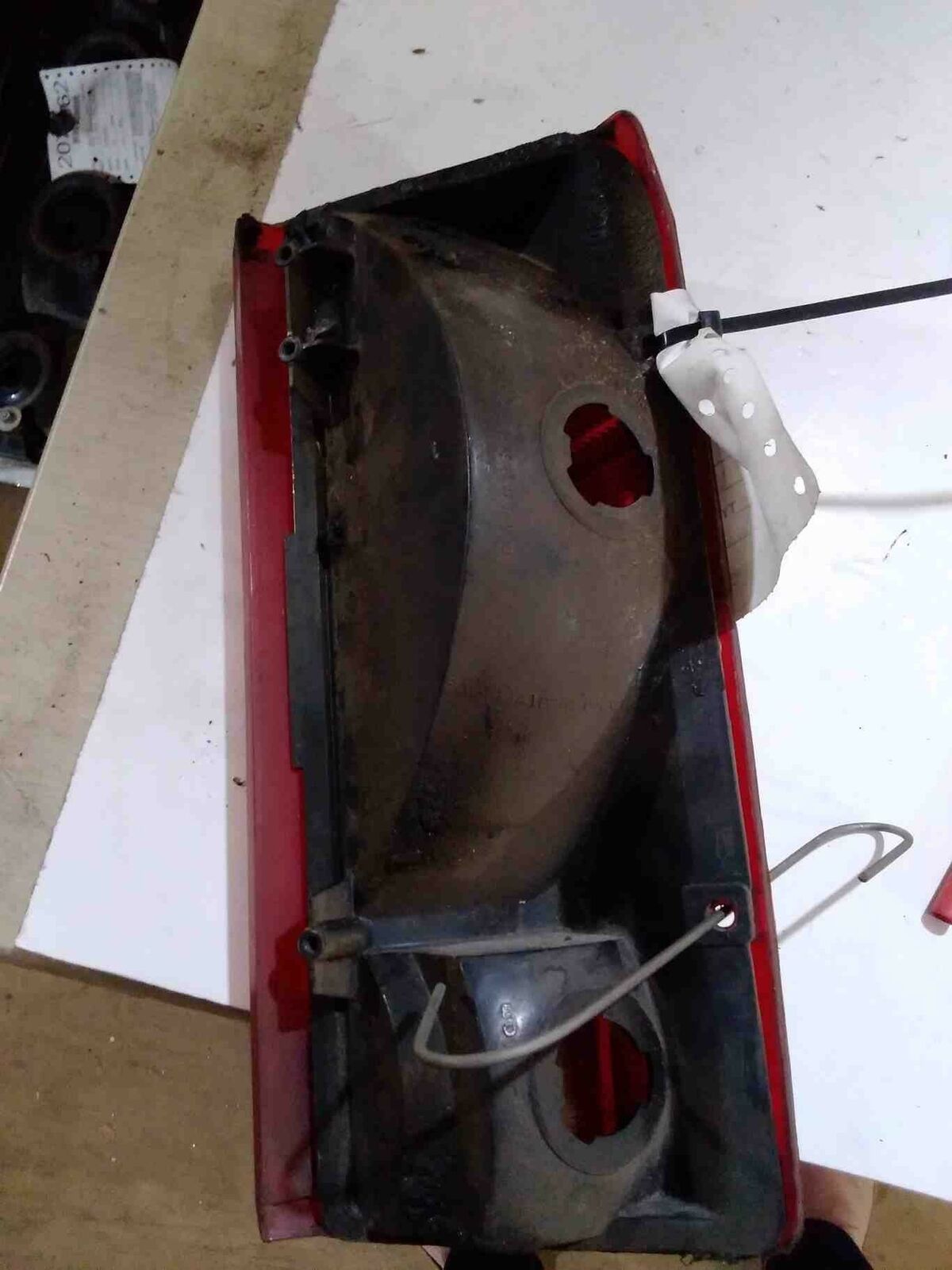 Tail Light Assembly FORD PICKUP F150 Left 80 81 82 83 84 85 86