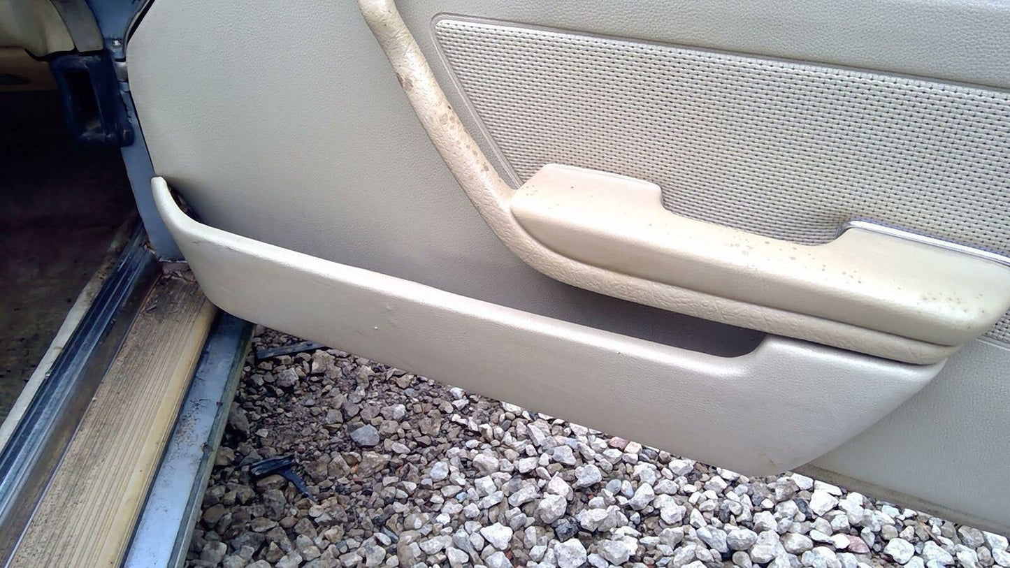 Front Door Trim Panel MERCEDES 450 Right 80