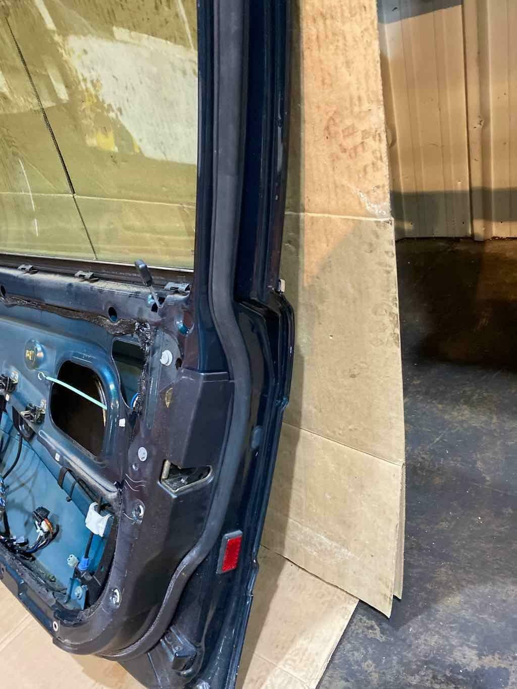 Front Door BMW 740I Right 95 96 97 98 99 00 01