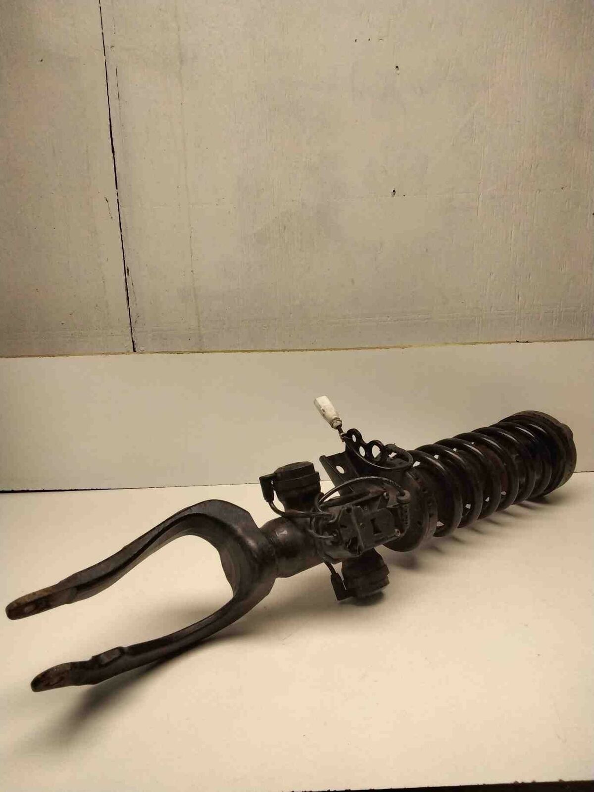 Strut Assembly BMW 750 SERIES Left 10 11 12