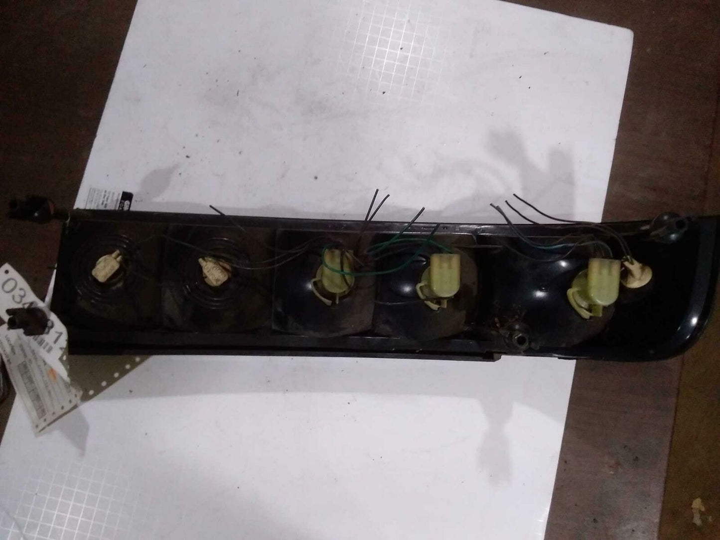 Tail Light Assembly CHEVY LUMINA Right 90 91 92 93 94