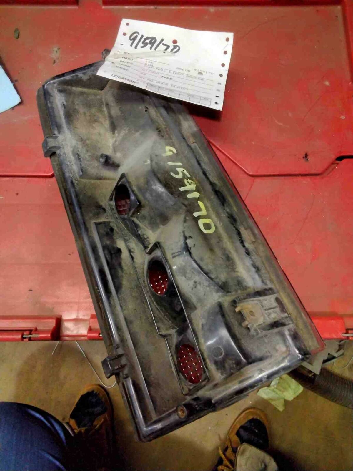 Tail Light Assembly CHEVY PICKUP 1500 Right 88 89 90 91 92 93 94 95 96 97 98 99