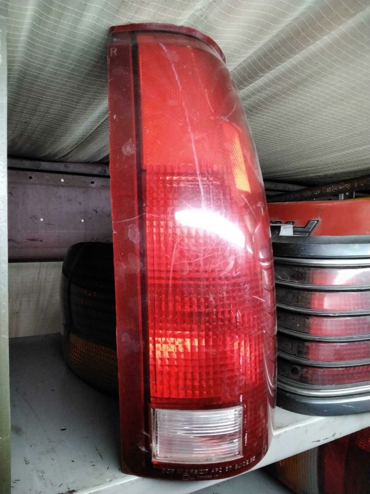 Tail Light Assembly CHEVY PICKUP 1500 Right 88 89 90 91 92 93 94 95 96 97 98 99