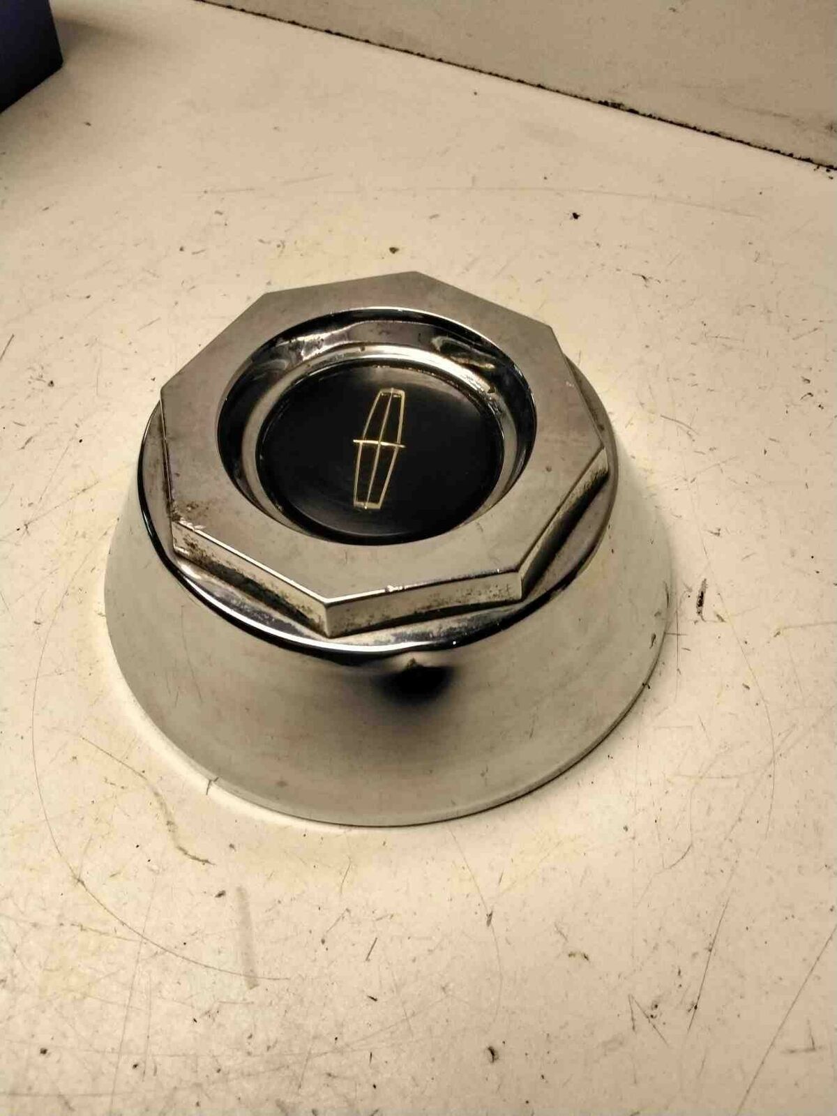 Center Cap for snowflake wheel 1156 LINCOLN & TOWN CAR 1980 - 1989