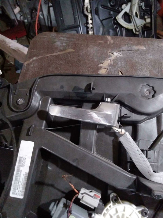 Front Door Latch JEEP LIBERTY Right 12