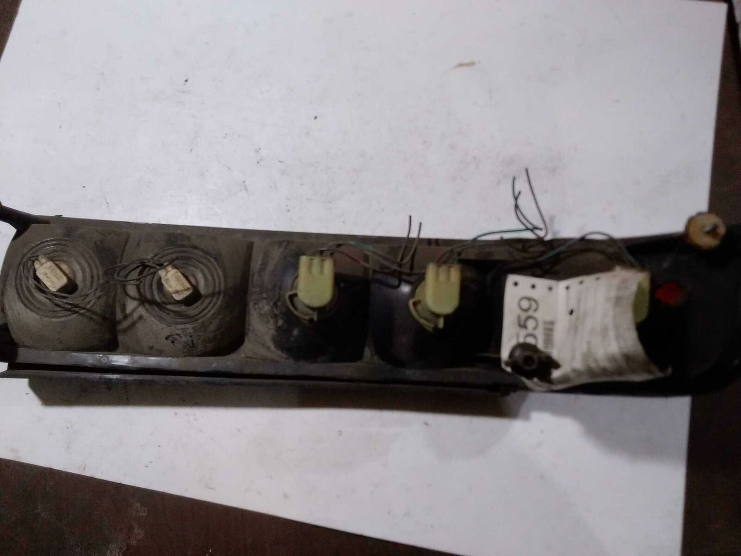 Tail Light Assembly CHEVY LUMINA Right 90 91 92 93 94