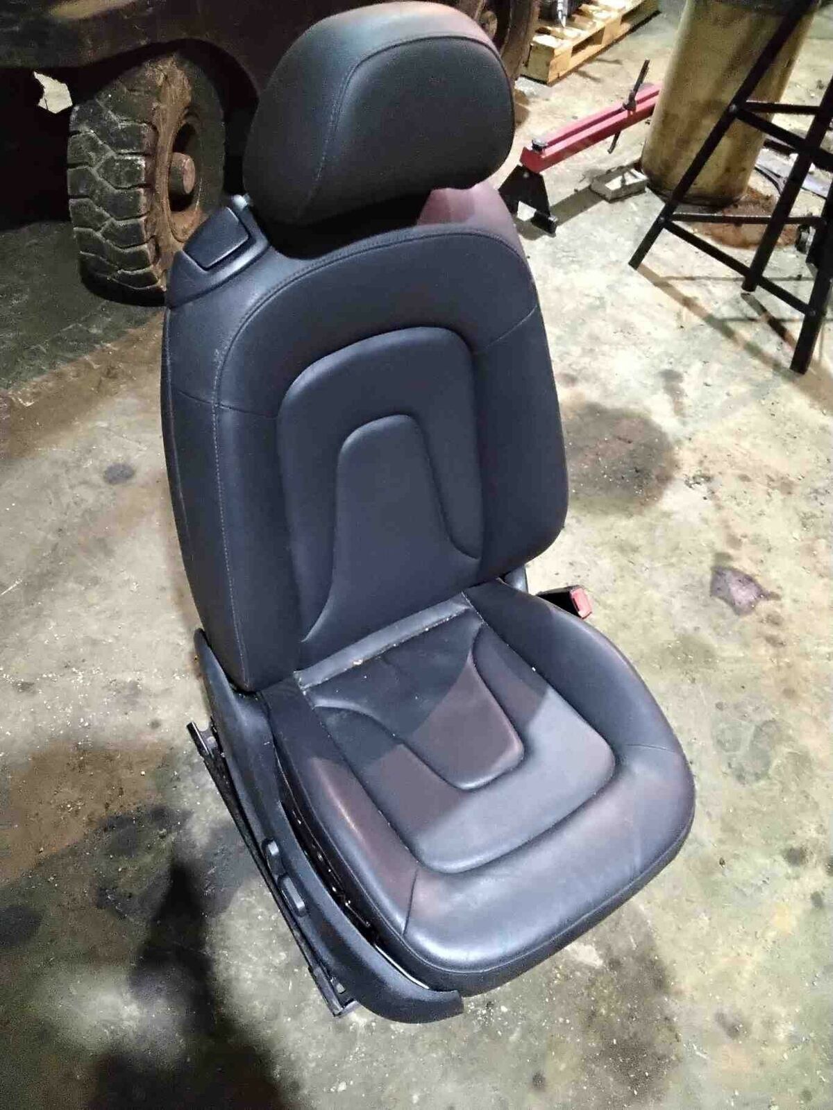 Audi A5 with a swivel seat 