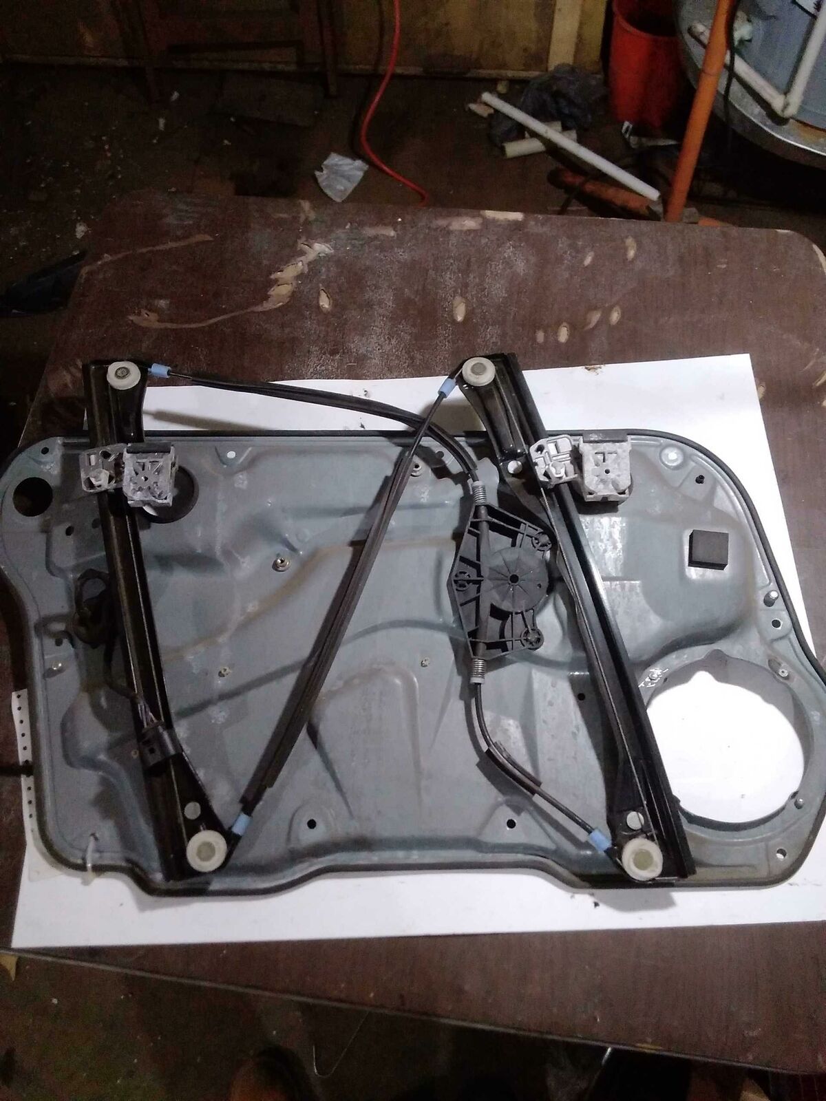 Front Door Regulator VOLKSWAGEN GOLF Right 02