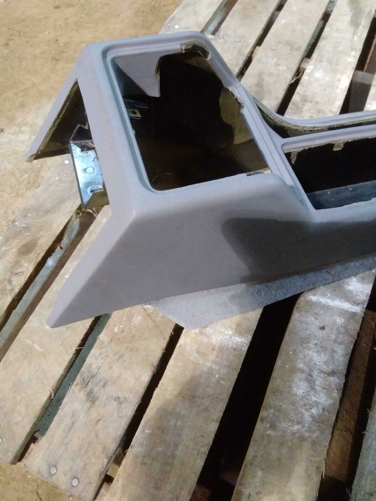 BMW E31 8 Series Center Console 51 16 8 169 060